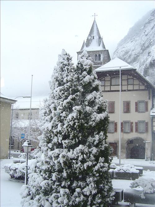 La Dent-Du-Midi Hotel & Restaurant Saint-Maurice Exterior photo